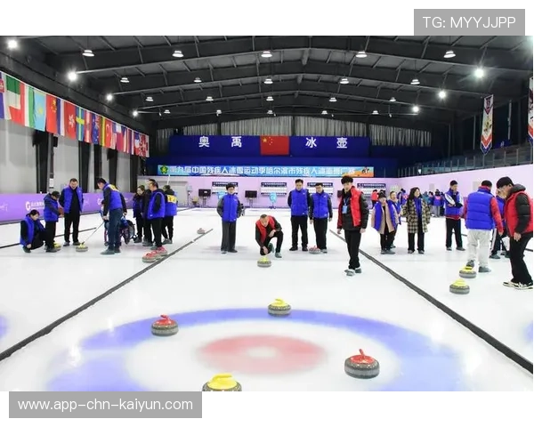 冰壶赛末局最后一石定胜负,慢镜头成经典回放 冰壶赛末局最后一石定胜负,慢镜头成经典回放